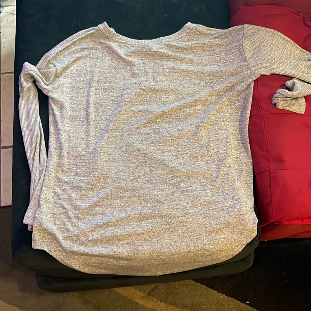 Gray leisure sweater by GAP. Size Large Tall